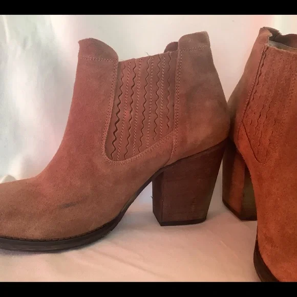 Levi’s Folsom ankle suede boots for women, US 9 - Picture 3 of 8
